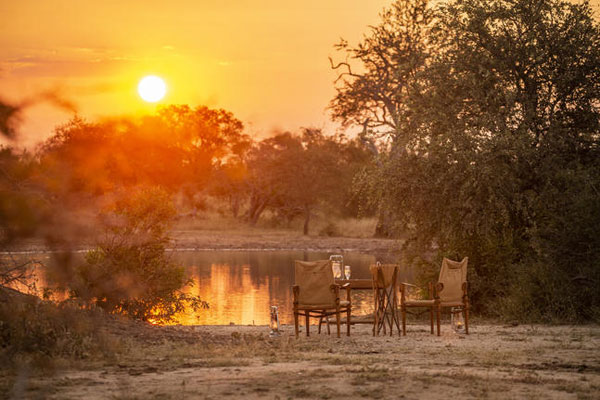 Abendsonne am Wasserloch im Krüger Park